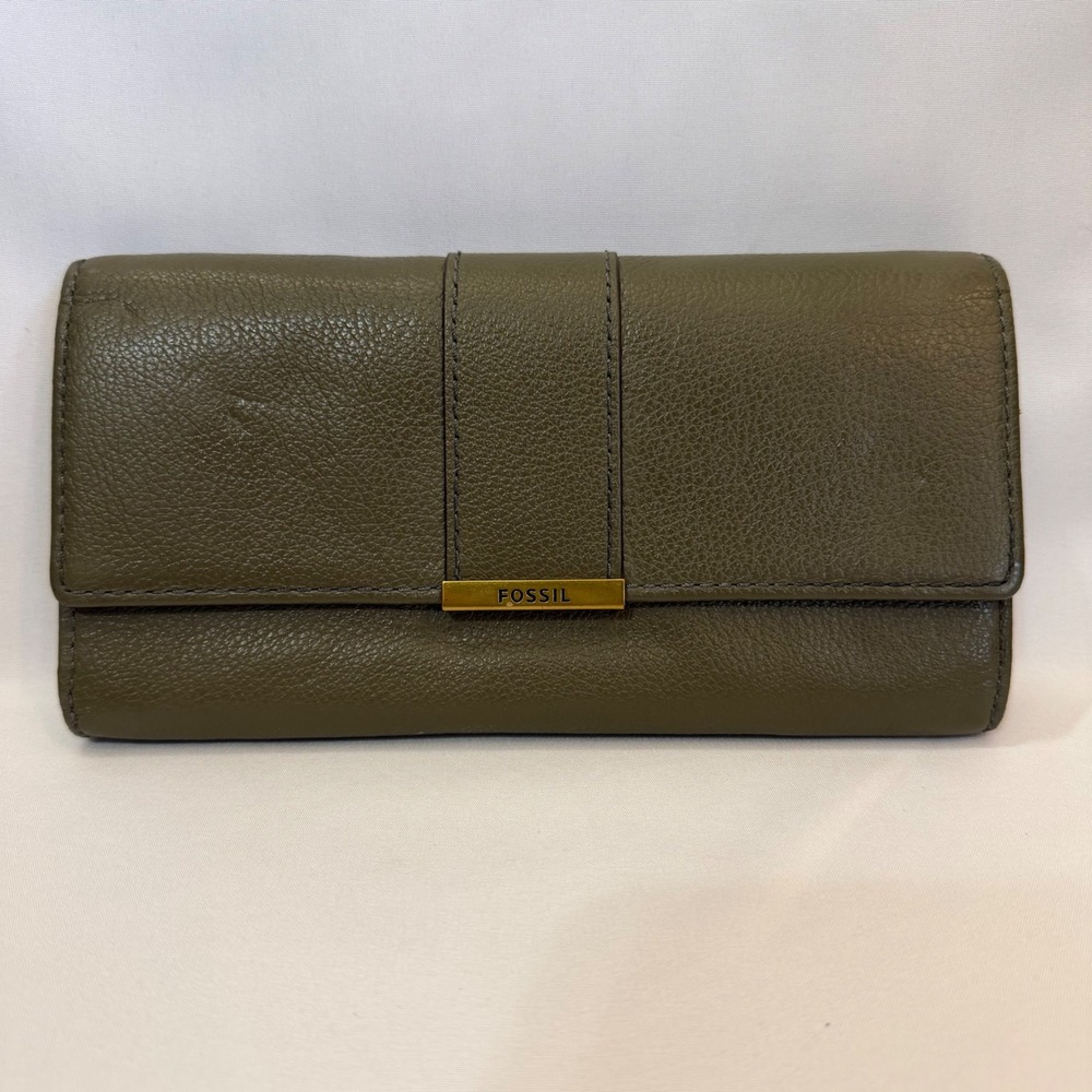 Fossil Logan Leather Tab Clutch Wallet Olive Green Pebbled Gold Hardware Retired